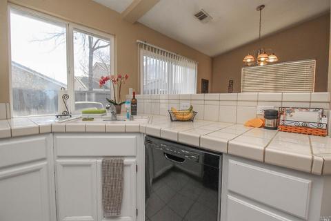 1015 Windmill Dr, Dixon, CA 95620 photo 11