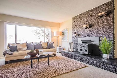 1032 Petra Dr, Napa, CA 94558 photo 2
