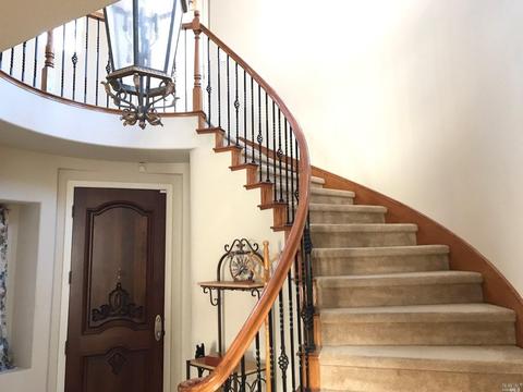 1876 Landmark Dr, Vallejo, CA 94591 photo 2