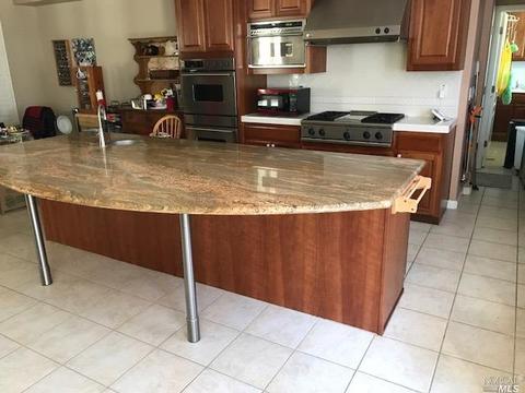 1876 Landmark Dr, Vallejo, CA 94591 photo 4