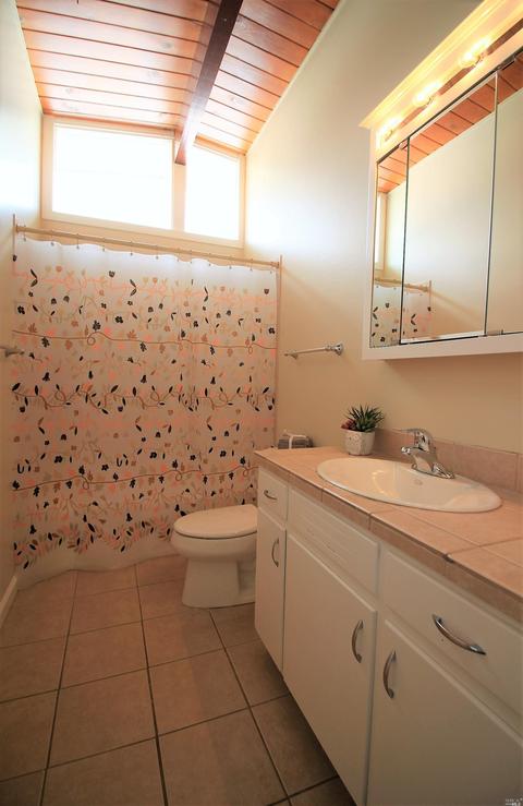 211 S 8th St, Dixon, CA 95620 photo 3