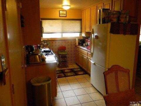422 Winchester St, Vallejo, CA 94590 photo 2