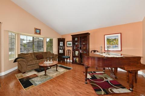 9407 Jessica Dr, Windsor, CA 95492 photo 2