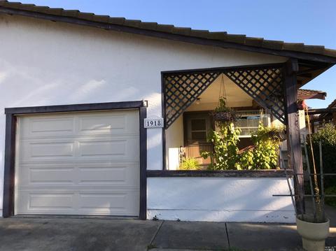 1918 Commons Ct, Windsor, CA 95492 photo 2