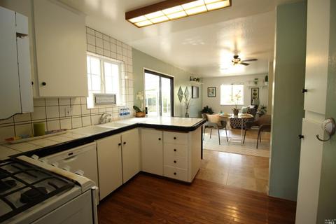 1687 Sutter Ct, Petaluma, CA 94954 photo 9