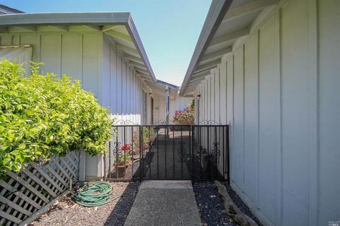 358 Daffodil Dr, Fairfield, CA 94533 photo 4