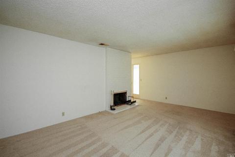 358 Daffodil Dr, Fairfield, CA 94533 photo 9