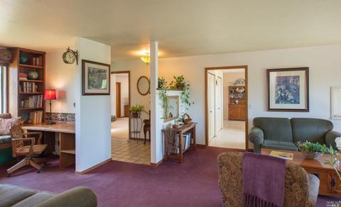 230 Eucalyptus Rd, Petaluma, CA 94952 photo 2