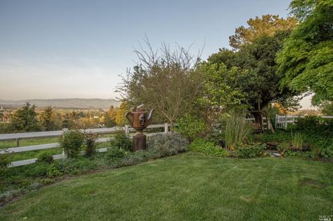 230 Eucalyptus Rd, Petaluma, CA 94952 photo 5