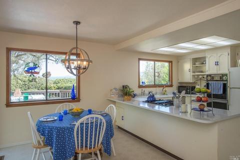 230 Eucalyptus Rd, Petaluma, CA 94952 photo 3