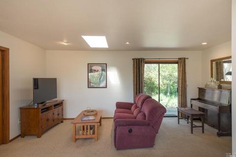 230 Eucalyptus Rd, Petaluma, CA 94952 photo 11