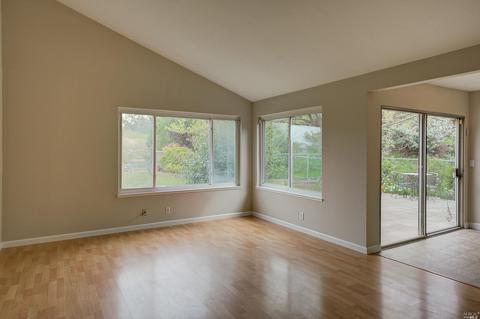 124 Cadiz Ct, Vallejo, CA 94591 photo 2