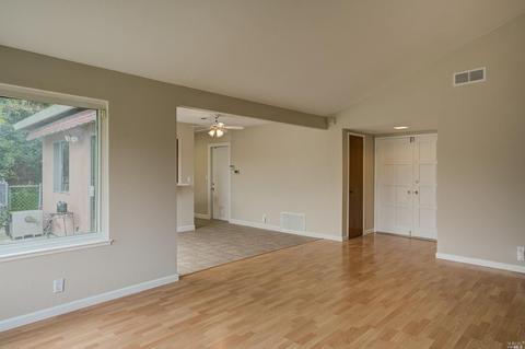 124 Cadiz Ct, Vallejo, CA 94591 photo 4
