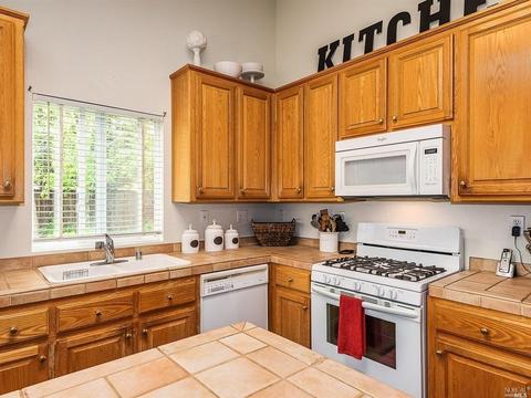 1627 Exeter Ct, Fairfield, CA 94533 photo 10