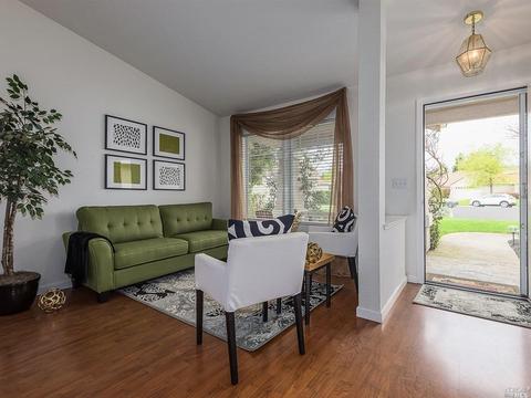 1627 Exeter Ct, Fairfield, CA 94533 photo 2