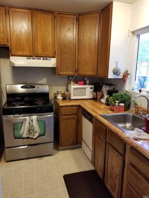 1882 Commons Ct, Windsor, CA 95492 photo 3