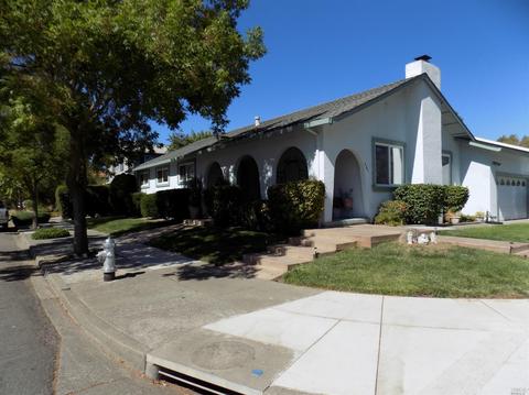 2401 Edgewater Dr, Napa, CA 94558 photo 2