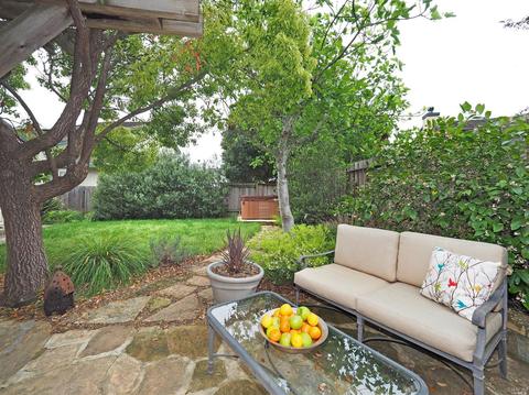 8433 Shadetree Dr, Windsor, CA 95492 photo 9