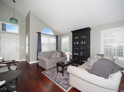 8433 Shadetree Dr, Windsor, CA 95492 photo 2