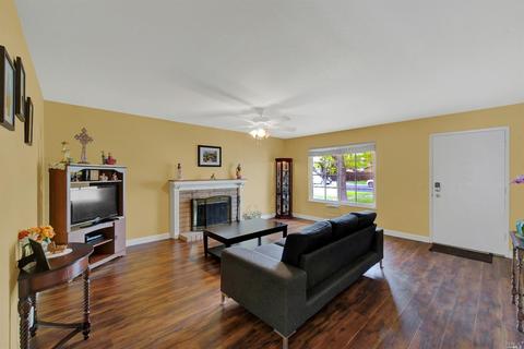 428 Edwin Dr, Vacaville, CA 95687 photo 13
