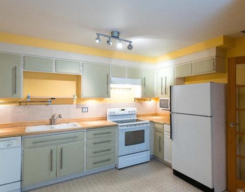 2136 Cedarbrook Dr, Fairfield, CA 94534 photo 3