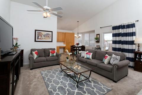 178 Fulton Pl, Windsor, CA 95492 photo 3