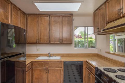 236 Prune Tree Dr, Healdsburg, CA 95448 photo 9