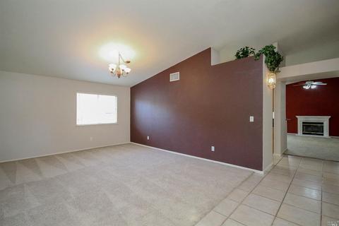 1525 Roseberry Ct, Dixon, CA 95620 photo 5