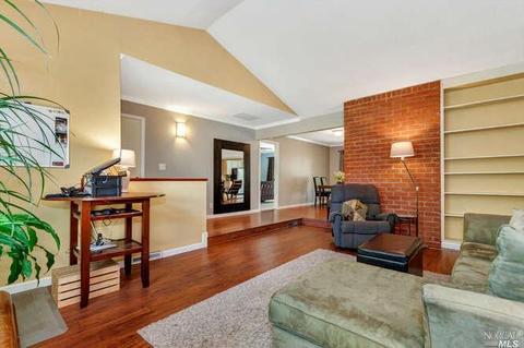 253 Regents Park Dr, Vallejo, CA 94591 photo 2