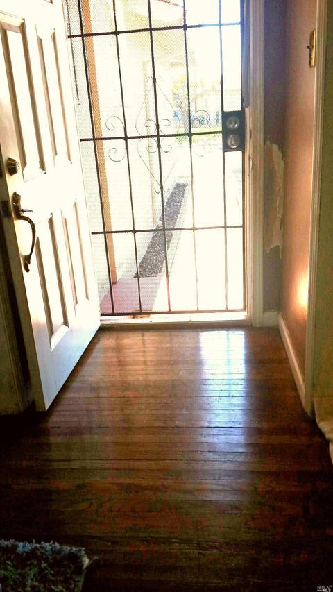 546 Taper Ave, Vallejo, CA 94589 photo 2