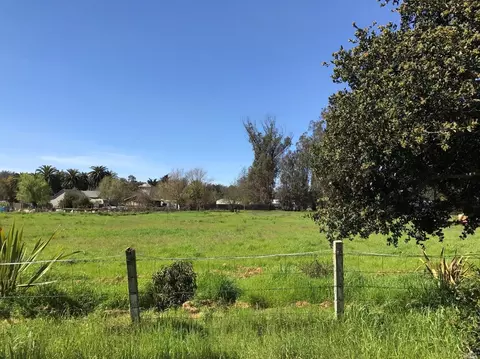 9457 Willow Ave, Cotati, CA 94931 photo 2