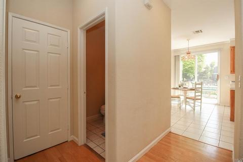 716 Mirror Ct, Fairfield, CA 94534 photo 9
