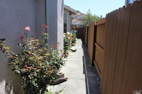 2265 Garnet Dr, Vallejo, CA 94591 photo 4