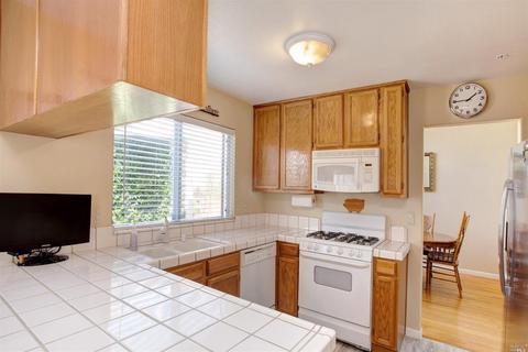 2060 Devonshire Dr, Napa, CA 94558 photo 7
