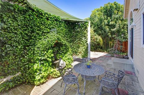 2060 Devonshire Dr, Napa, CA 94558 photo 17