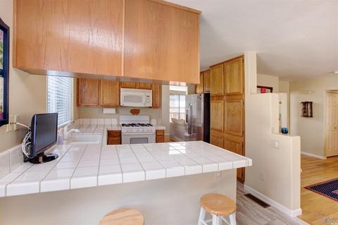 2060 Devonshire Dr, Napa, CA 94558 photo 8