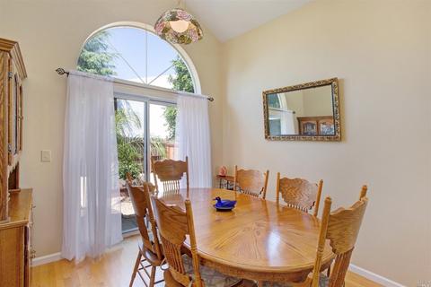 2060 Devonshire Dr, Napa, CA 94558 photo 5