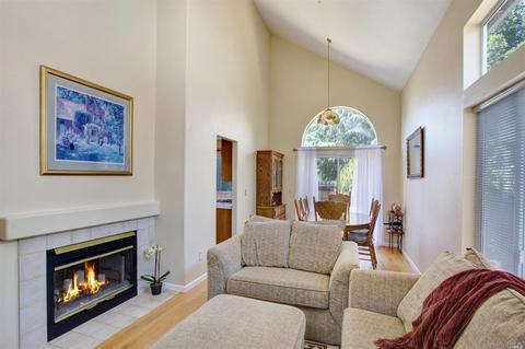 2060 Devonshire Dr, Napa, CA 94558 photo 4