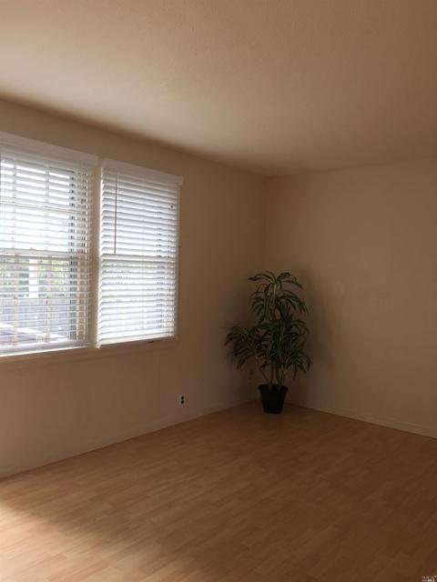 130 Calhoun St, Vallejo, CA 94590 photo 3