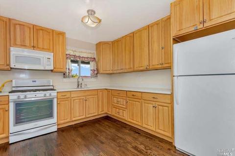 332 Ladera Dr, Vallejo, CA 94591 photo 6