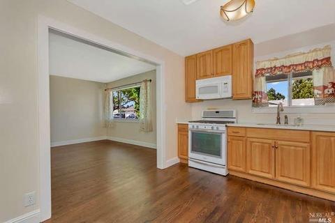 332 Ladera Dr, Vallejo, CA 94591 photo 5