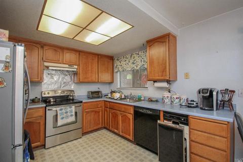 1637 Matthew Dr, Fairfield, CA 94533 photo 17
