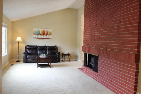 123 Primrose Ln, Vallejo, CA 94591 photo 2