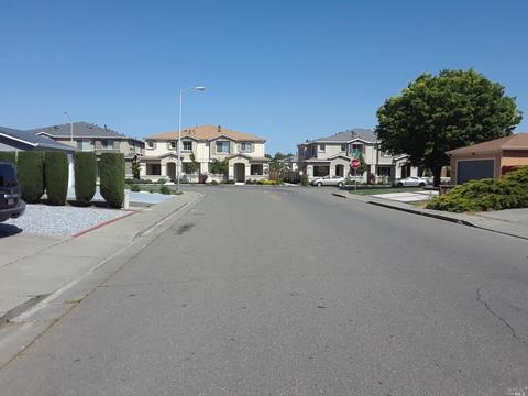 868 Breton Dr, Fairfield, CA 94533 photo 4