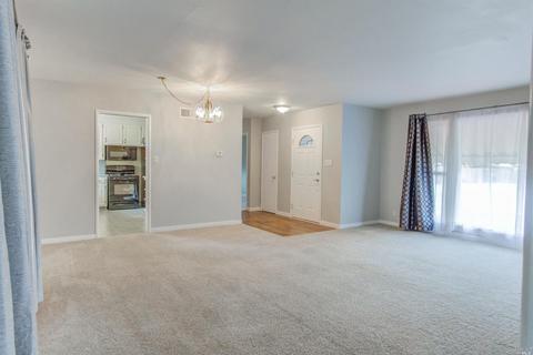 1040 Castlewood Dr, Vallejo, CA 94591 photo 4