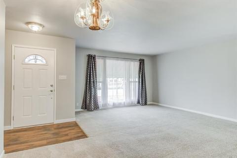 1040 Castlewood Dr, Vallejo, CA 94591 photo 6