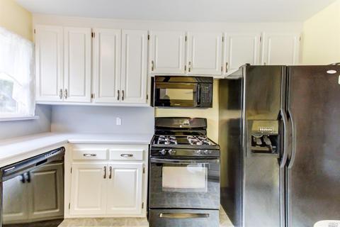 1040 Castlewood Dr, Vallejo, CA 94591 photo 10