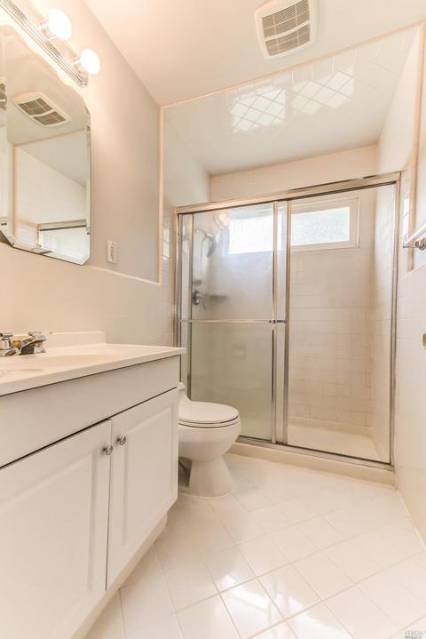 1040 Castlewood Dr, Vallejo, CA 94591 photo 16