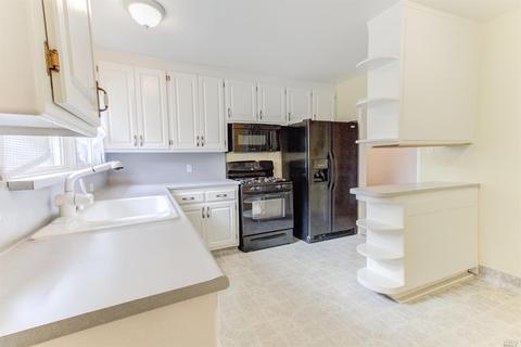 1040 Castlewood Dr, Vallejo, CA 94591 photo 13
