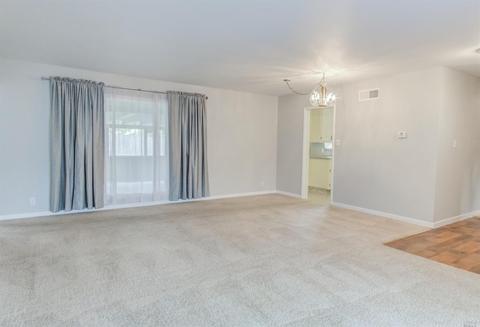 1040 Castlewood Dr, Vallejo, CA 94591 photo 5